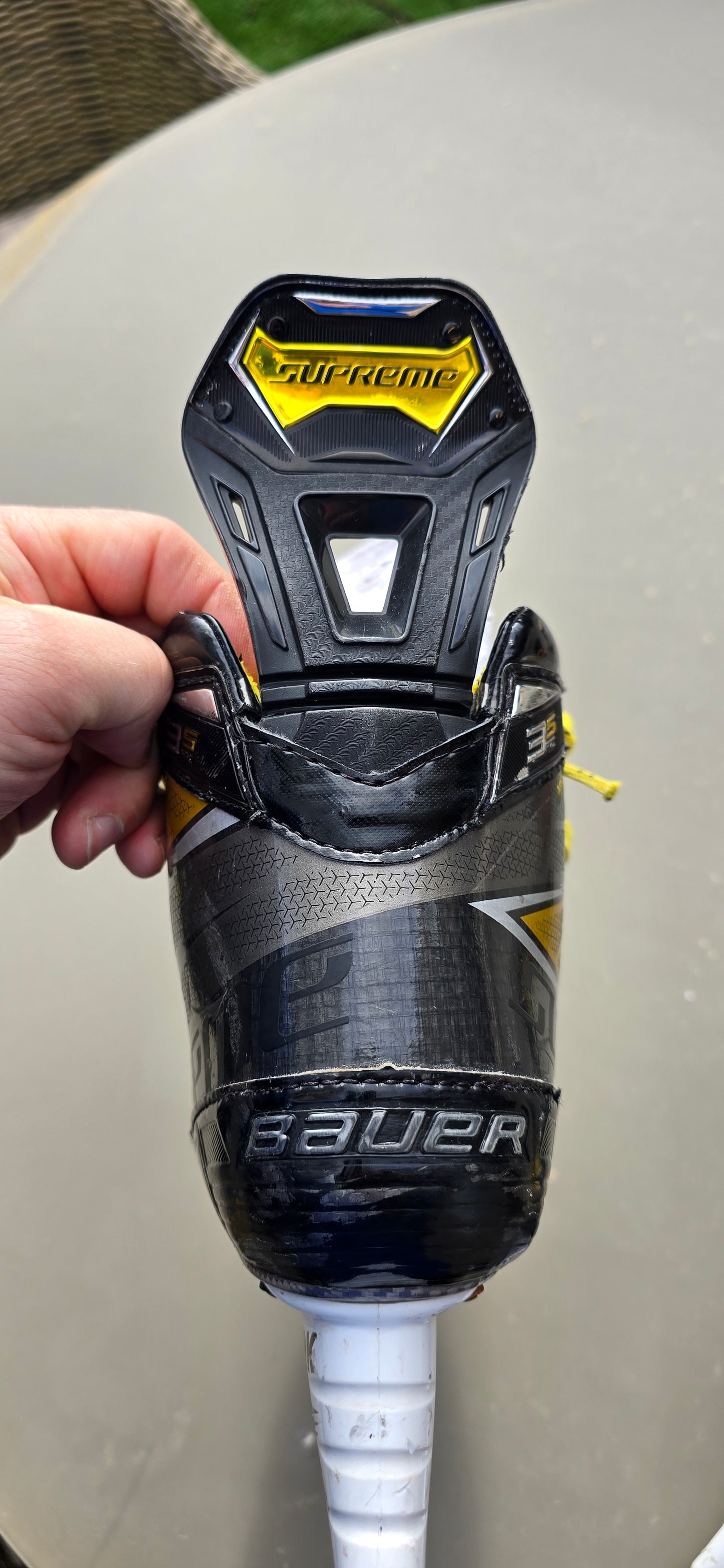 2nd Hand Bauer Supreme 3S Pro Skates size Box 9 Fit 1