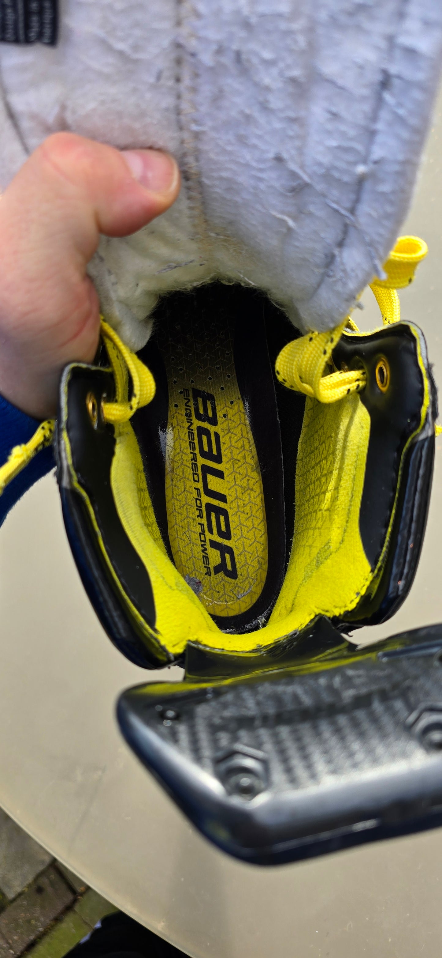 2nd Hand Bauer Supreme 3S Pro Skates size Box 9 Fit 1